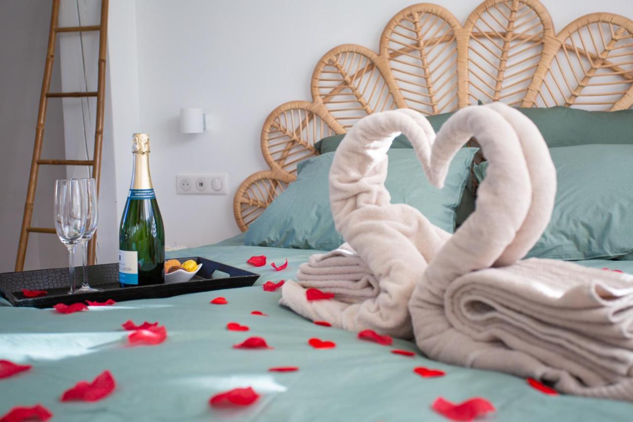 Lovina Chambre De Charme Avec Jaccuzi Velaux Εξωτερικό φωτογραφία