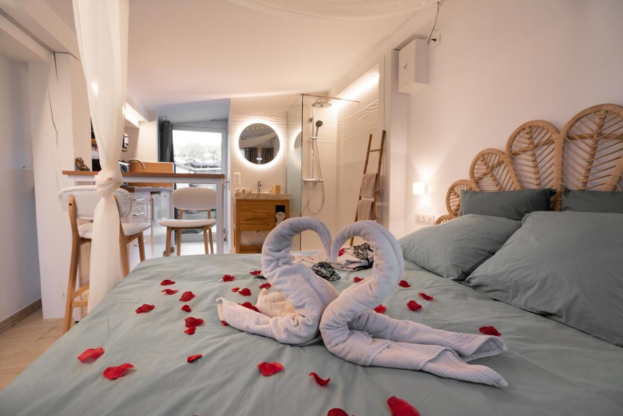 Lovina Chambre De Charme Avec Jaccuzi Velaux Εξωτερικό φωτογραφία