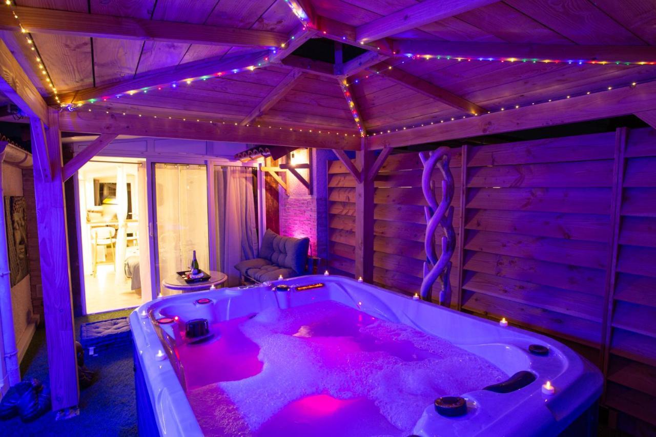 Lovina Chambre De Charme Avec Jaccuzi Velaux Εξωτερικό φωτογραφία