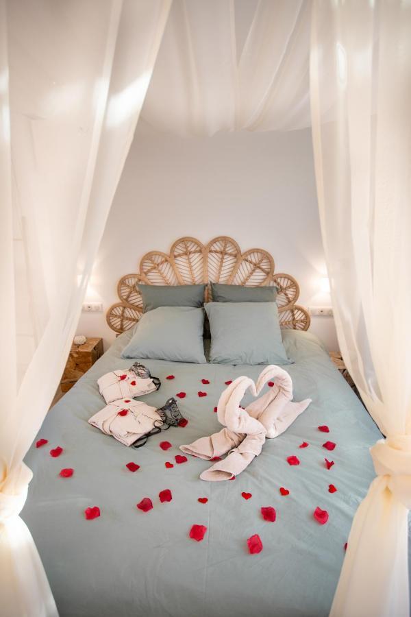 Lovina Chambre De Charme Avec Jaccuzi Velaux Εξωτερικό φωτογραφία