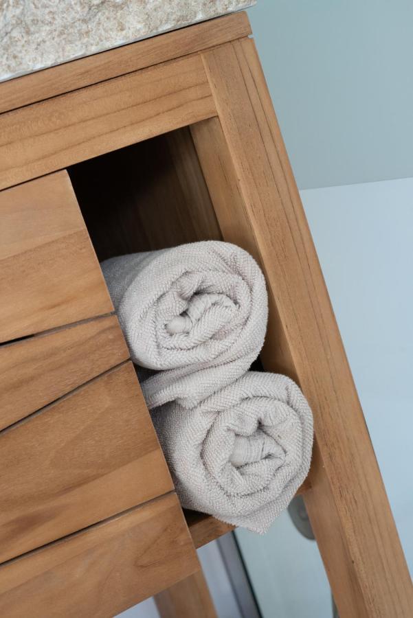 Lovina Chambre De Charme Avec Jaccuzi Velaux Εξωτερικό φωτογραφία